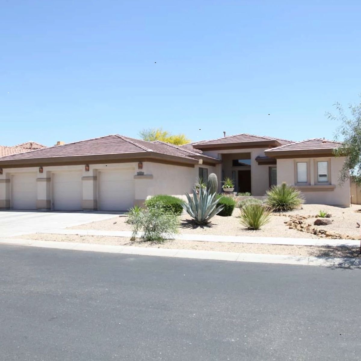 the front of an assisted living home for dementia patients