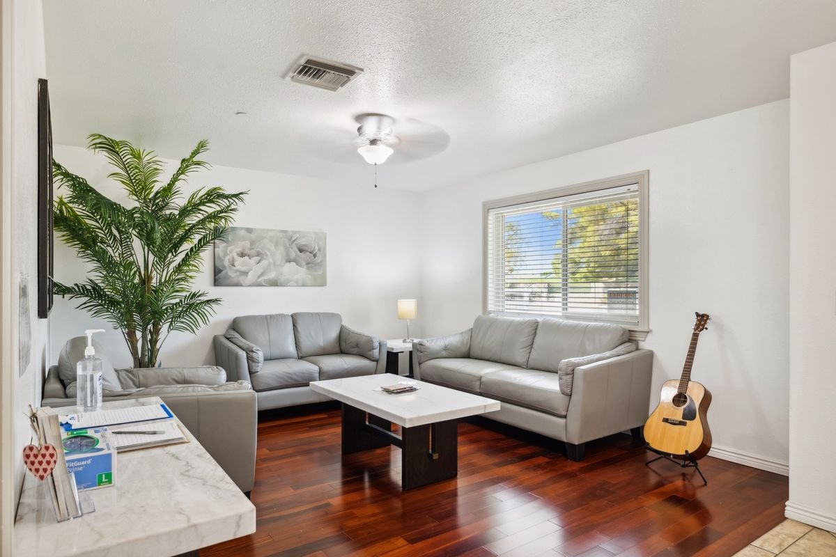 living-lagacy-assisted-living-gallery-2